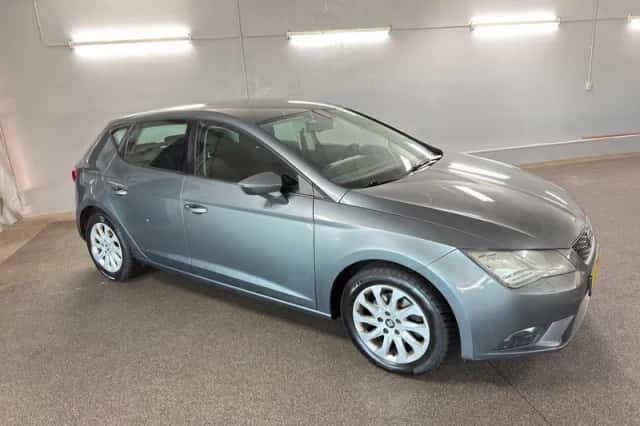 SEAT Leon (2013) thumbnail 3
