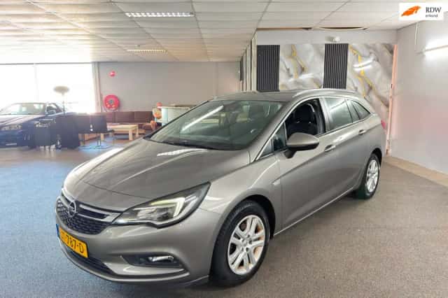 Opel Astra Sports Tourer (2016) thumbnail 2
