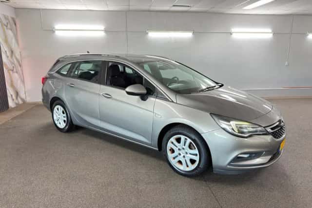 Opel Astra Sports Tourer (2016) thumbnail 3