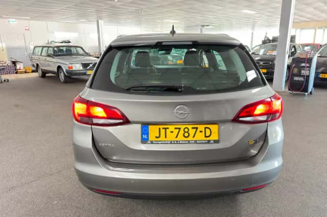Opel Astra Sports Tourer (2016) thumbnail 6
