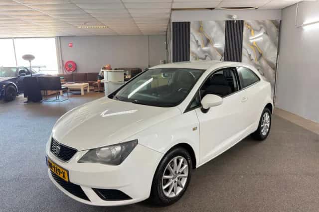 SEAT Ibiza (2013) thumbnail 2