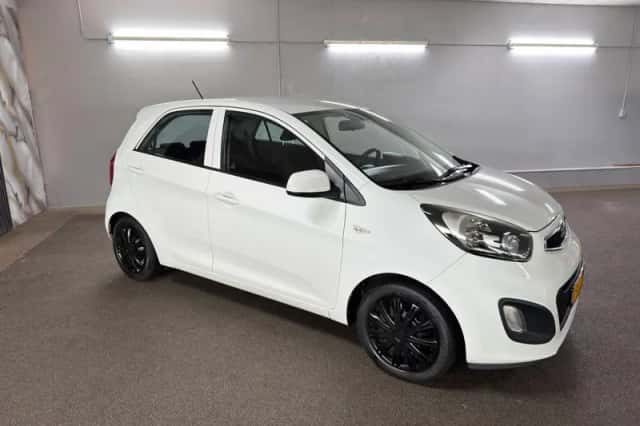 Kia Picanto (2013) thumbnail 3