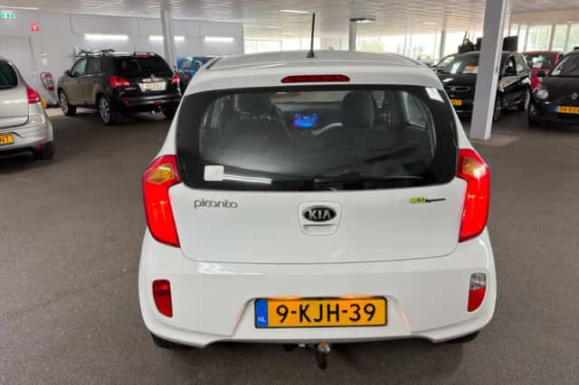 Kia Picanto (2013) thumbnail 6
