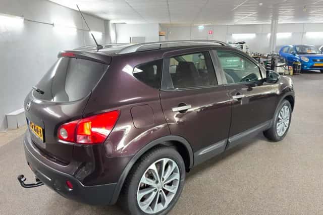 Nissan Qashqai (2009) thumbnail 5