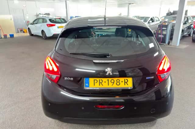 Peugeot 208 (2017) thumbnail 6