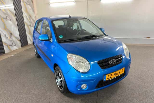 Kia Picanto (2010) thumbnail 4