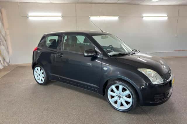 Suzuki Swift (2008) thumbnail 3