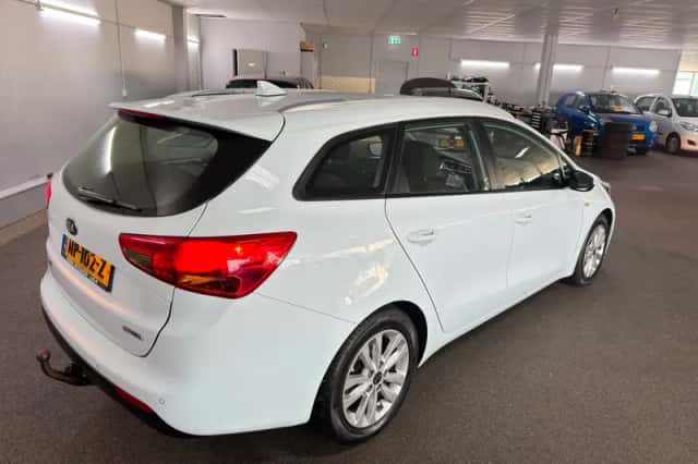 Kia Cee'd (2017) thumbnail 5