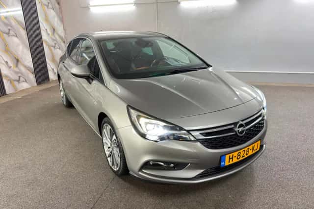 Opel Astra (2016) thumbnail 4