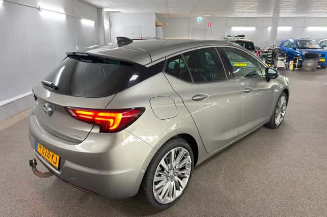 Opel Astra (2016) thumbnail 5