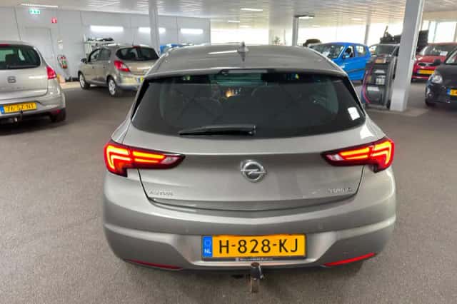 Opel Astra (2016) thumbnail 6