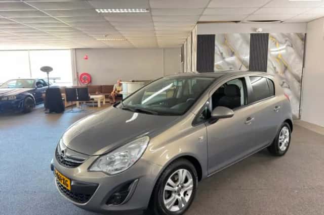 Opel Corsa (2011) thumbnail 1