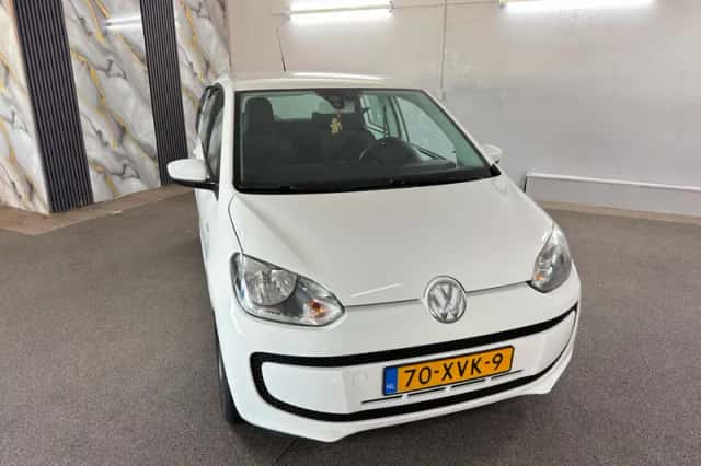 Volkswagen Up! (2012) thumbnail 4