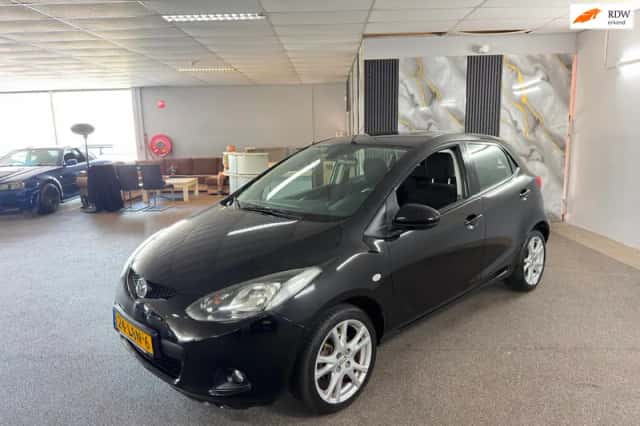 Mazda 2 (2010) thumbnail 1