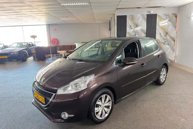 Peugeot 208 (2013) thumbnail 1