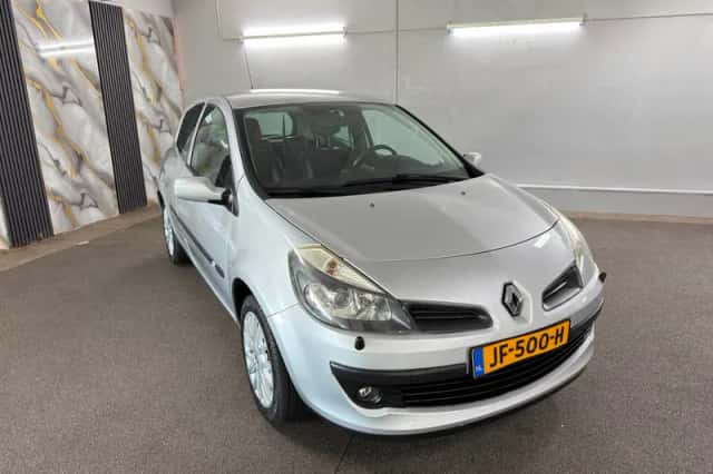 Renault Clio (2008) thumbnail 3