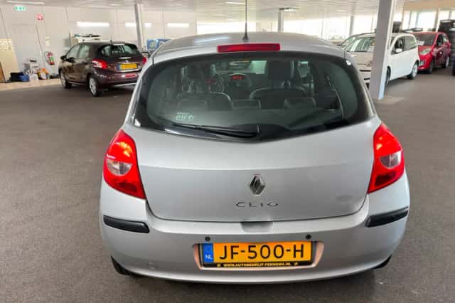 Renault Clio (2008) thumbnail 5