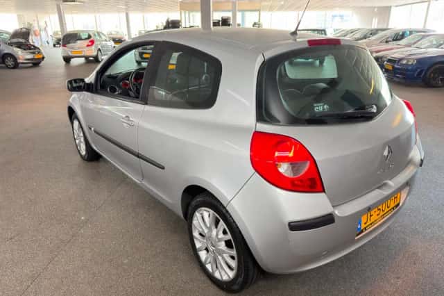 Renault Clio (2008) thumbnail 6
