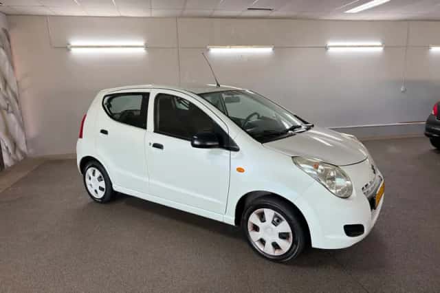 Suzuki Alto (2012) thumbnail 3