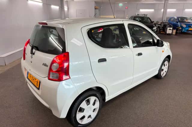 Suzuki Alto (2012) thumbnail 4