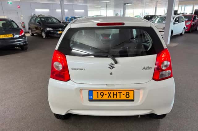 Suzuki Alto (2012) thumbnail 5