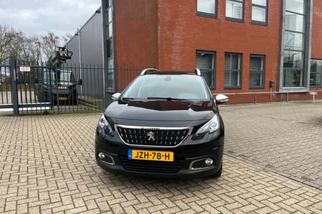 Peugeot 2008 (2018) thumbnail 2