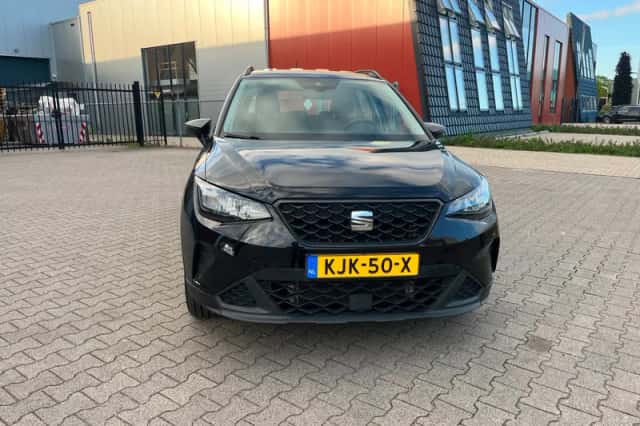 SEAT Arona (2024) thumbnail 3