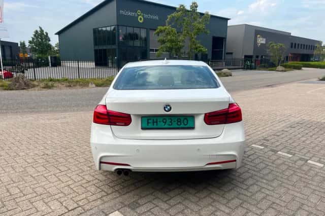 BMW 3-Serie (2016) thumbnail 6