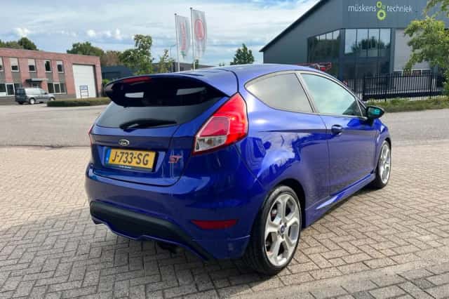 Ford Fiesta (2014) thumbnail 6