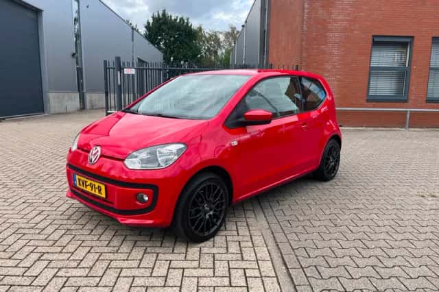 Volkswagen Up! (2012) thumbnail 1