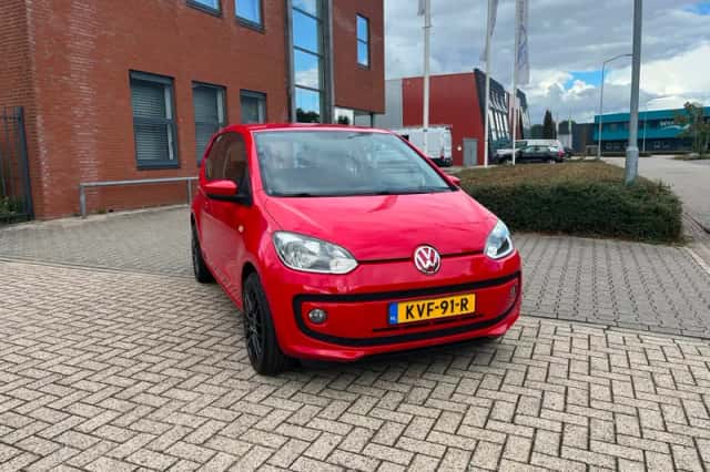 Volkswagen Up! (2012) thumbnail 3