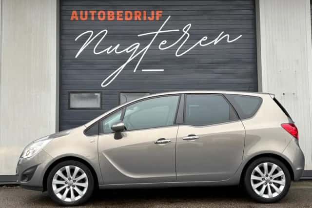 Opel Meriva (2010) thumbnail 3