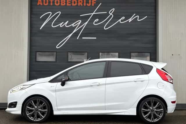 Ford Fiesta (2017) thumbnail 3