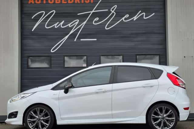 Ford Fiesta (2017) thumbnail 3