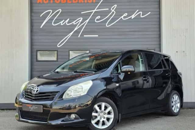 Toyota Verso (2010) thumbnail 1