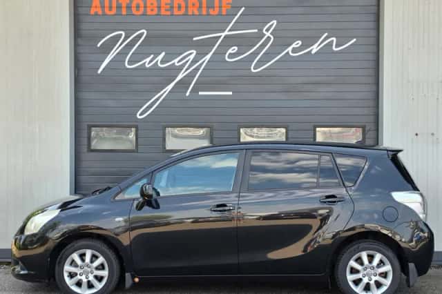 Toyota Verso (2010) thumbnail 3