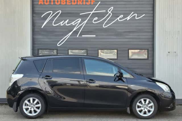 Toyota Verso (2010) thumbnail 4