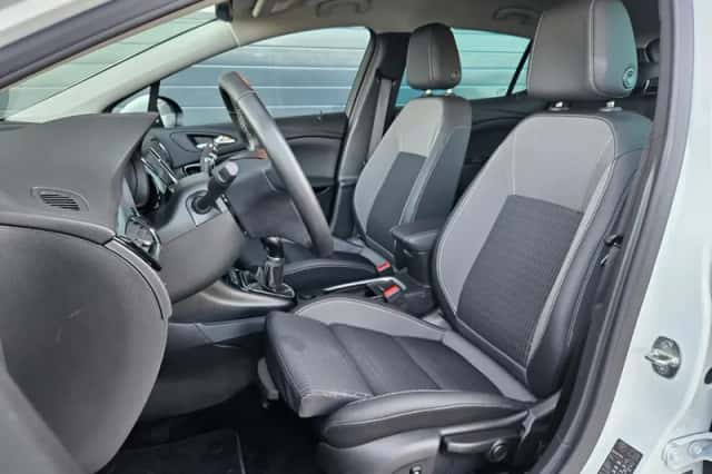 Opel Astra (2021) thumbnail 6
