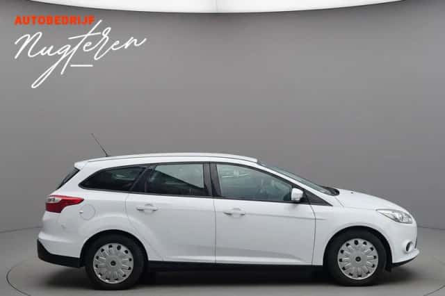 Ford Focus (2013) thumbnail 4
