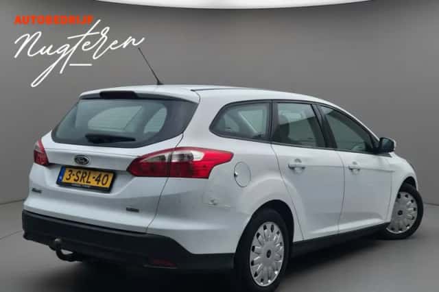 Ford Focus (2013) thumbnail 5