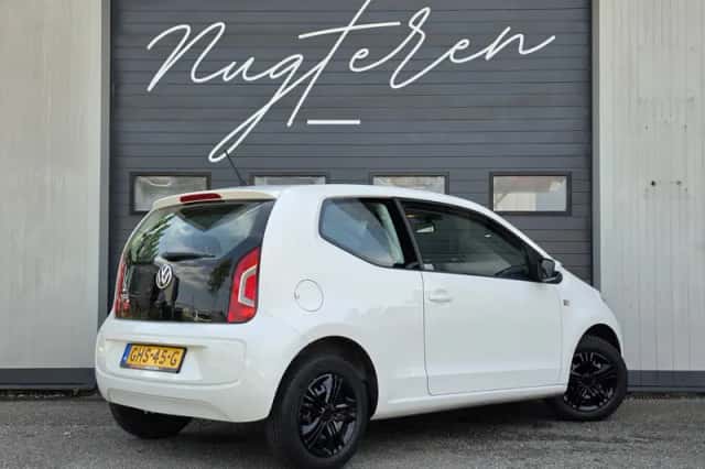 Volkswagen Up! (2014) thumbnail 5
