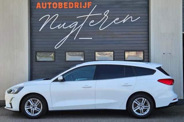 Ford Focus (2021) thumbnail 3