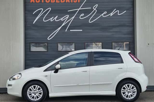 Fiat Punto (2014) thumbnail 3