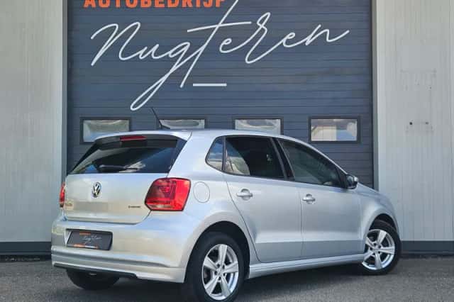 Volkswagen Polo (2015) thumbnail 5