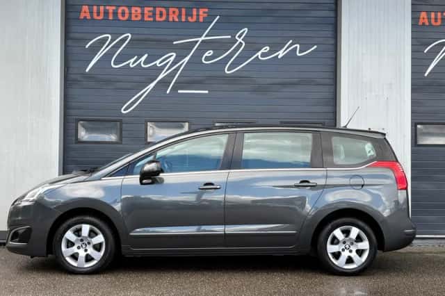 Peugeot 5008 (2014) thumbnail 3