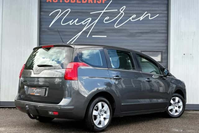 Peugeot 5008 (2014) thumbnail 5