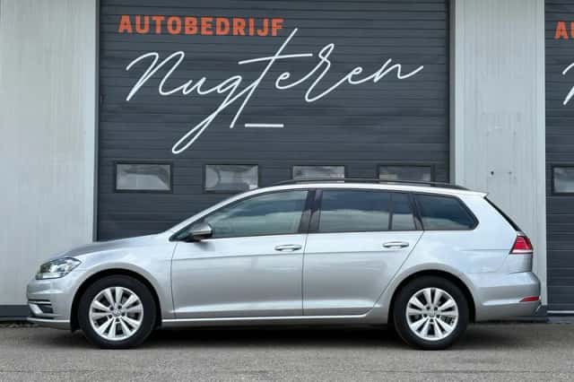 Volkswagen Golf (2018) thumbnail 3
