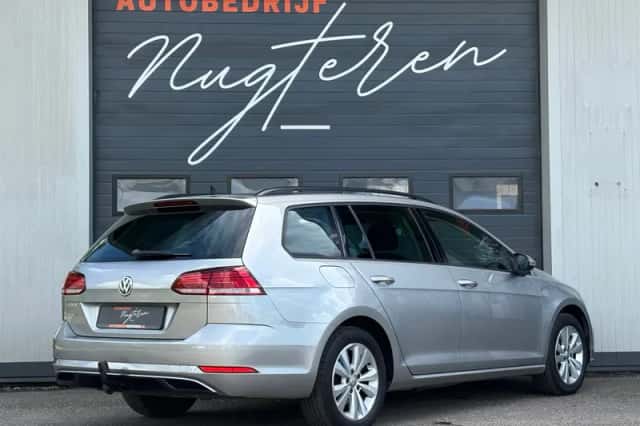 Volkswagen Golf (2018) thumbnail 5
