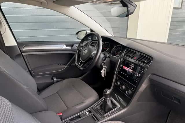 Volkswagen Golf (2018) thumbnail 6