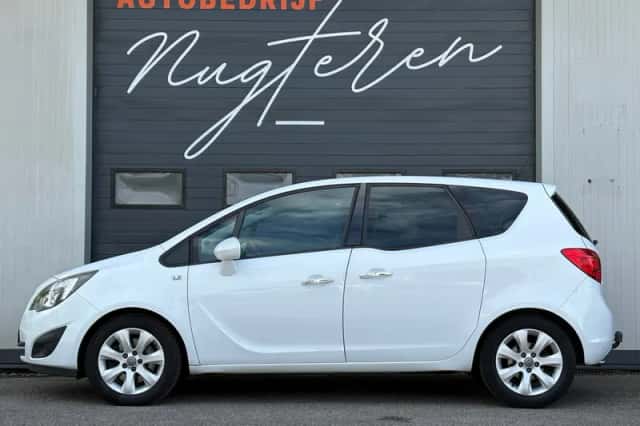 Opel Meriva (2011) thumbnail 3